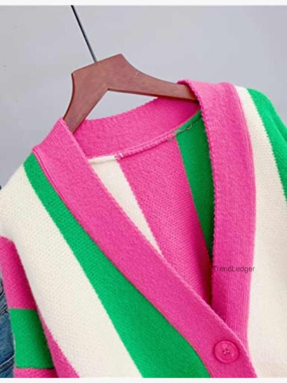 Oversized Chunky Knit Cardigan with Pockets - Picture 5 of 7